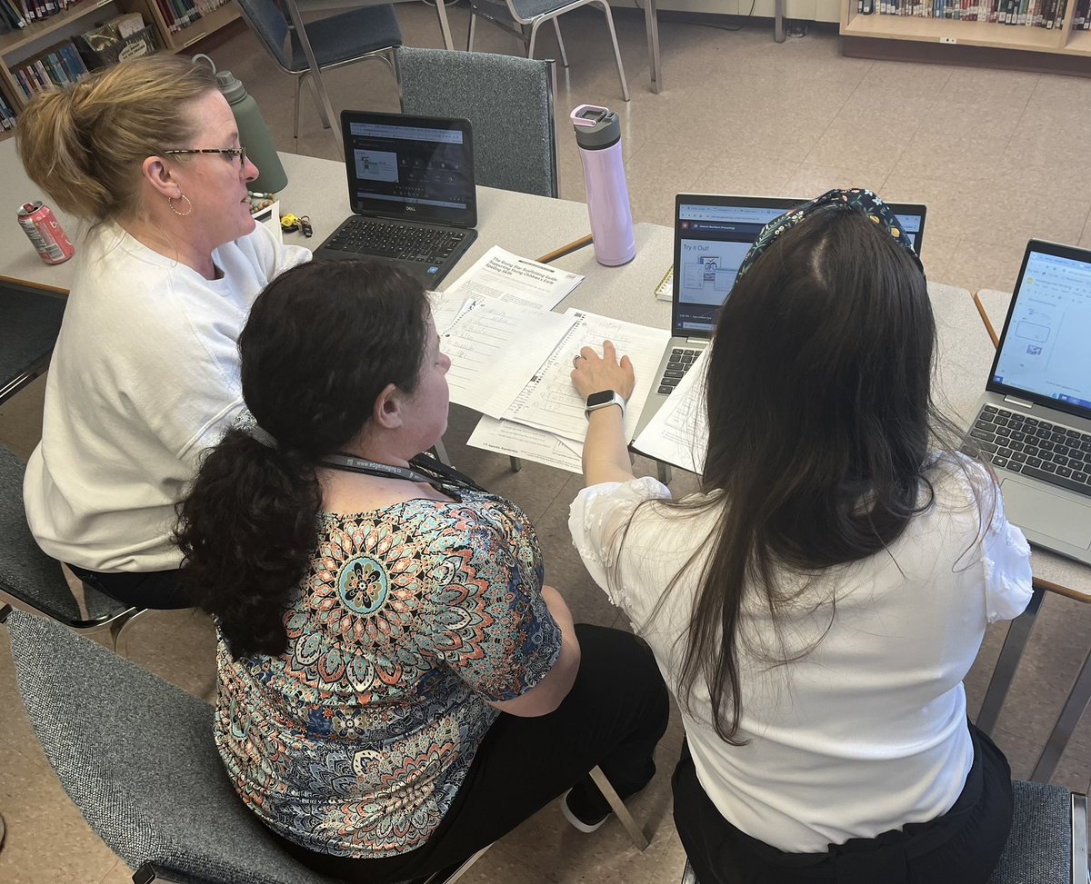 Our Kindergarten teams learned about writing and spelling yesterday as part 3 of the Kindergarten Literacy series. Each team had time to put their learning into action. <a href="/TLDSB_EY/">TLDSB_EY</a>
<a href="/CurriculumTldsb/">TLDSBCurriculum</a>