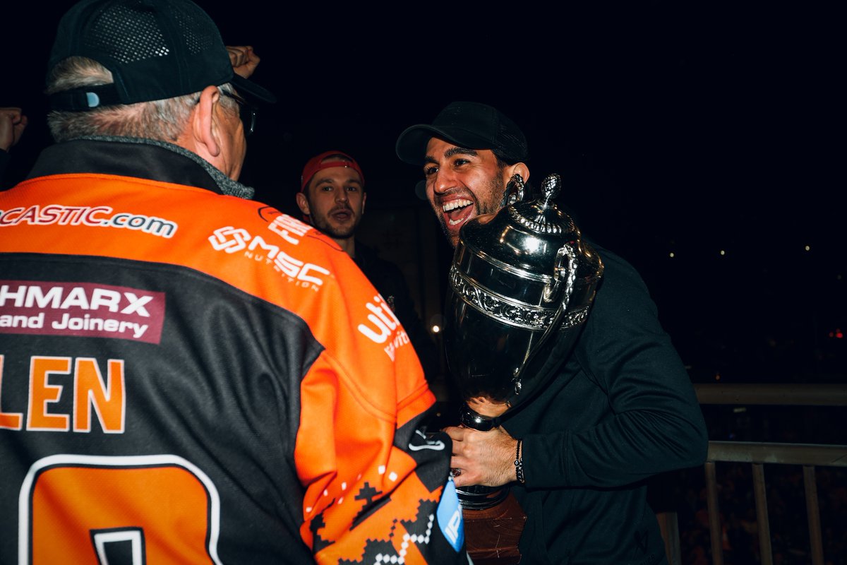 🍊🏒 Is there a better smile than the one of @dchamper17 #SteelersHockey | #GrandSlamChampions