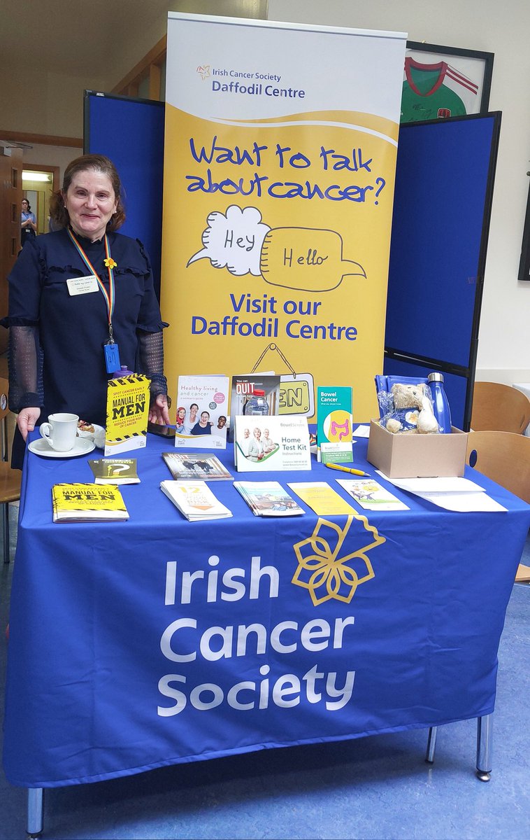 Wonderful interaction at our Bowel Caner Awareness/ SunSmart Stand @BonsCancerCork this morning also good to remind staff that we are here to support them too @IrishCancerSoc Daffodil Centre. Congrats to Grace in the coffee shop on winning the raffle prize 🌼