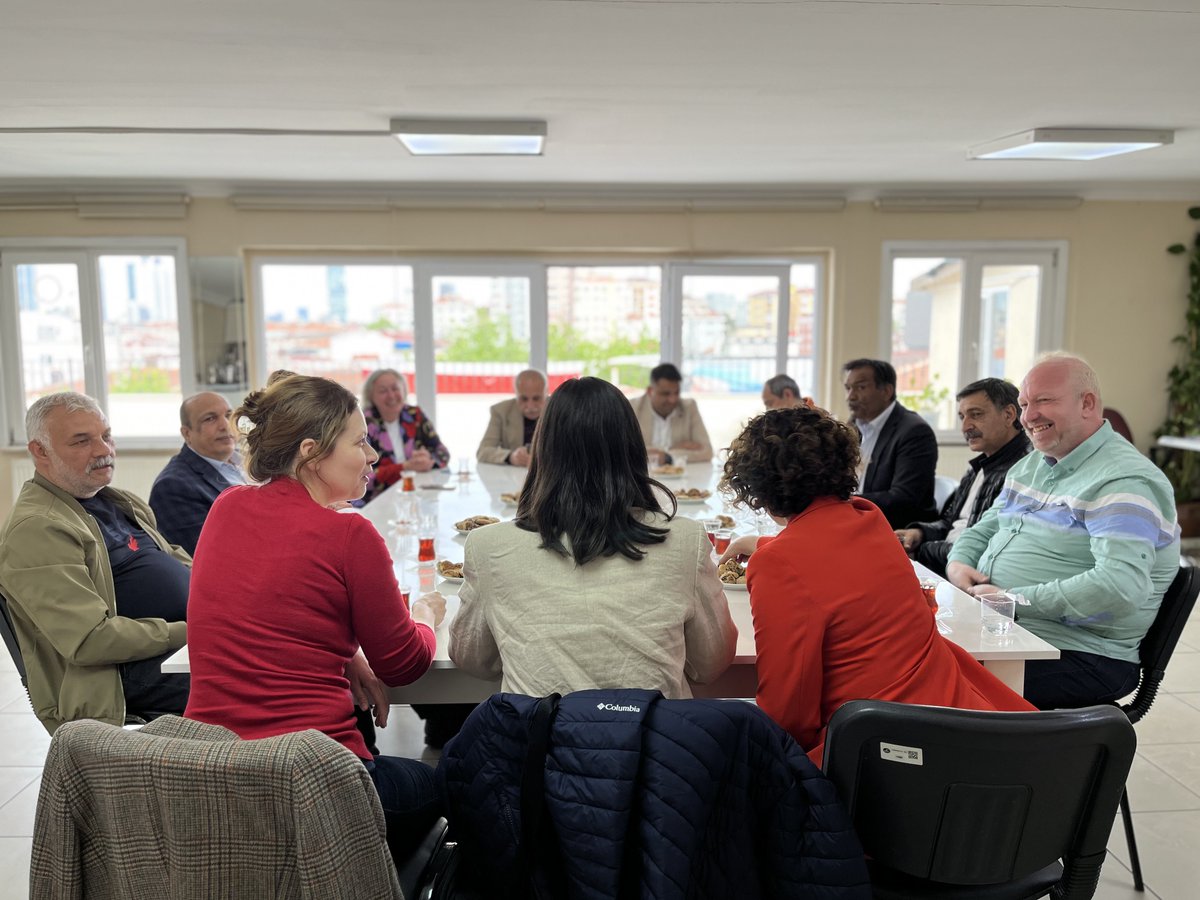 sifirayder's tweet photo. Avrupa Birliği ve Avrupa Konseyi'nin Ortak Projesi #ROMACTED Programı kapsamında ROMACT Program Yöneticisi Ana Oprisan ve AB Genişleme ve Komşuluk Politikaları Genel Müdürlüğü Program Yöneticisi Clara Sanchez Pastor'un katılımıyla Kuştepe'de Roman STK'larla bir araya geldik. https://t.co/oZFJl33fU9
