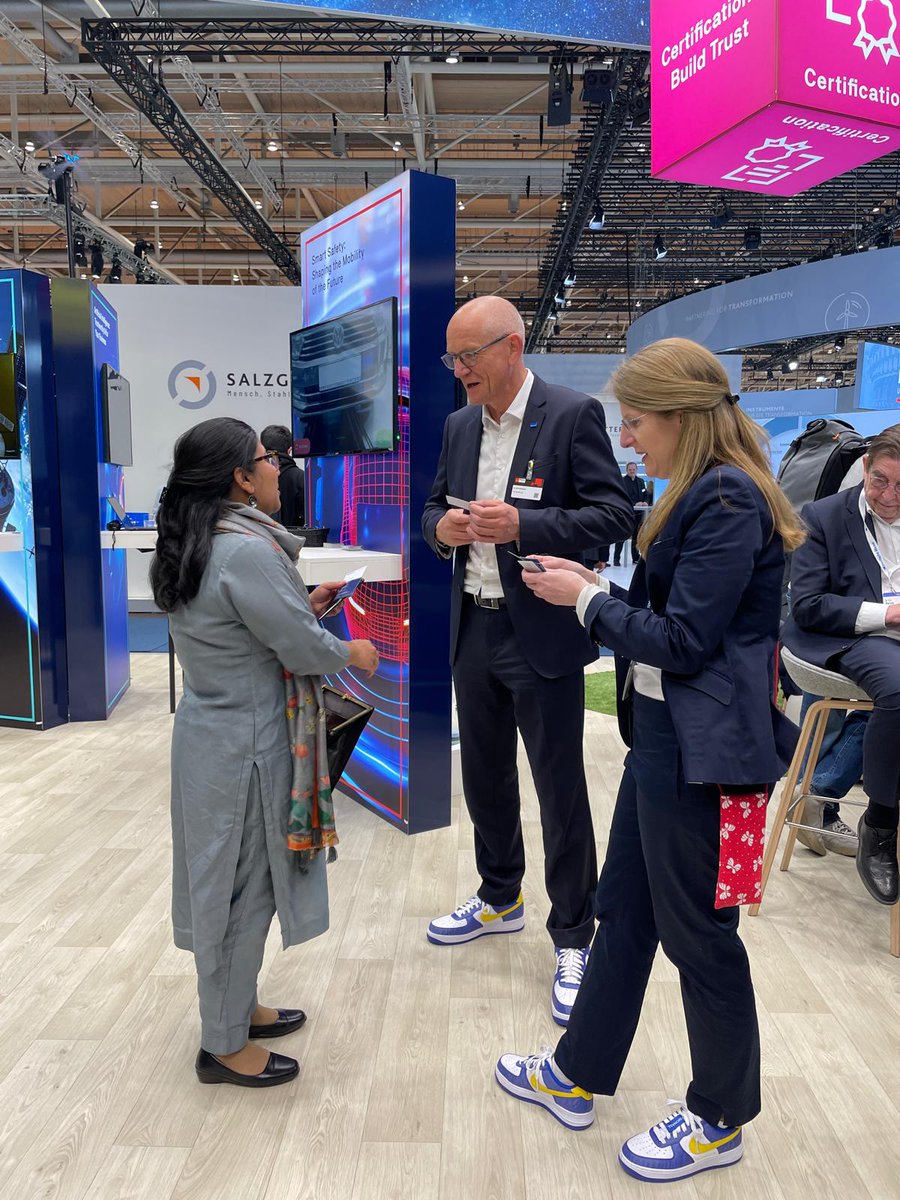 Great exchange with Dr. Stenkamp, CEO @tuevnordgroup, at @hannover_messe. Excited for #APK_2024 to deepen India-Germany ties in Hydrogen, AI, Semiconductors. #hm24 #tuevnord #IndiaGermanyRelations @moesgoi @investindiaofficial @meaindia @eoiberlin @IndiaDST @IITKanpur