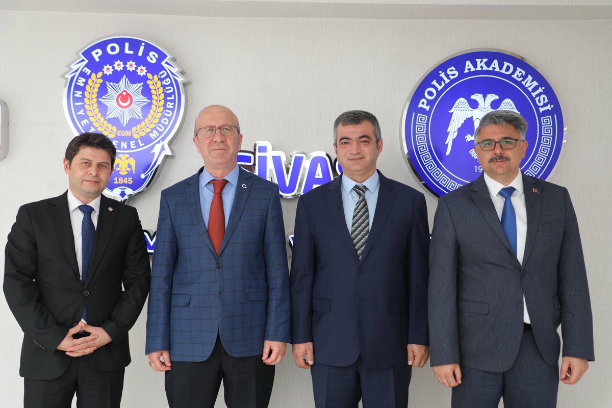 İl Müdürümüz Aziz Erdoğan, Sivas Polis Meslek Yüksekokulu Müdürü Mahmut ÇINAR ziyaret etti.