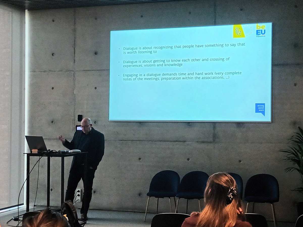 🇪🇺25/04 European Social Work Conference @ZorgVlaanderen 🗣️@HenkVanHootegem van het #Steunpunt deelde twee ervaringen van #participatie en #dialoog rond #rechtvaardigetransitie: de 2jaarlijkse Verslagen & het burgerpanel Agora 📃armoedebestrijding.be/duurzaamheid-e… 👉justtransition.be/nl/home