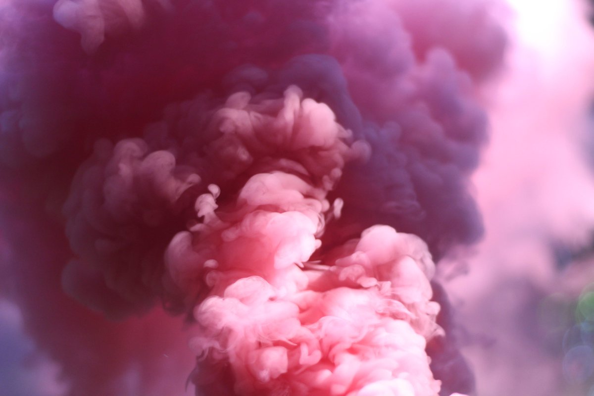 My story 'Pink Smoke' is up free online at @CosmicHorrorMo! In it you'll find: a neuro-atypical protagonist, Sicily, the tensions of academia, and VOLCANOES.