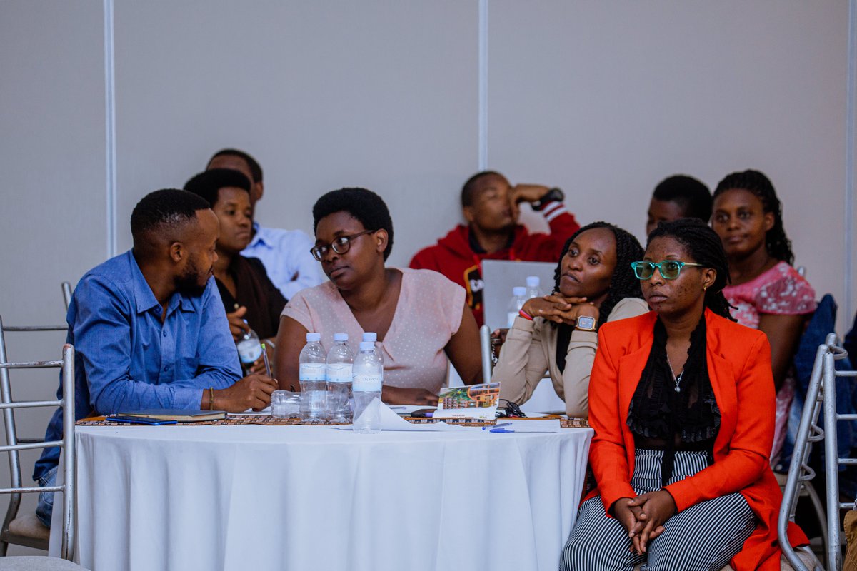 During the panel discussion on Media, Ayanone Solange shared insights with the youth on how media was used before the 1994 genocide against the Tutsi to divide Rwandans and incite violence. #RwandaReflect #Kwibuka30
