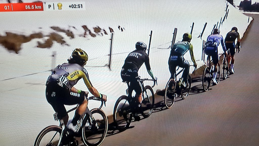 Qué alegria ver a   @rogeradria_  @BORAhansgrohe  y @azparren_99   @Q36_5ProCycling, entre otros, en la fuga . Vamosss 💪🏾🚴🏿‍♂️🚴🏿‍♂️😗😗 #TDR2024