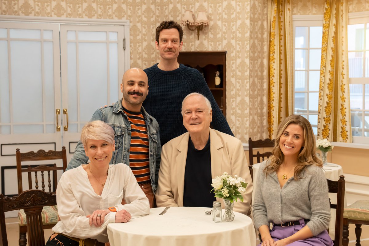 FIRST LOOK 👀 @JohnCleese and the cast of @FawltyTowersWE in rehearsals! 🛎️ Tickets selling fast, don't miss out or you might just get a damn good thrashing... 📍 Apollo Theatre 🎟️ bit.ly/3UBExjG