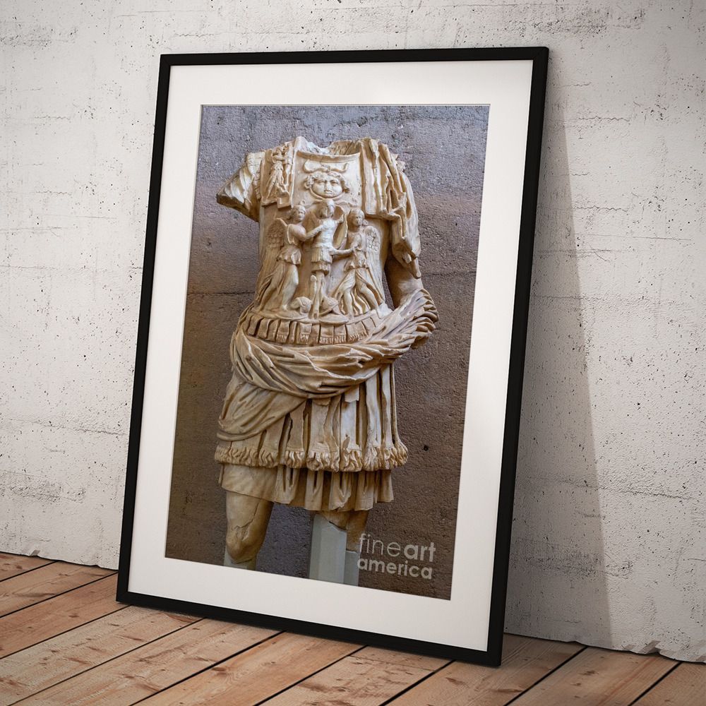 Statue of man in armour, from the Julian Basilica. 2nd century AD buff.ly/3Uh3Zt1 #finearts #WallArt #homedecor #art #AYearForArt #LoveArt #photography buff.ly/3x5pkxY or By buff.ly/3i3uCm2 #armour #greece #statue #marble #ancient #details
