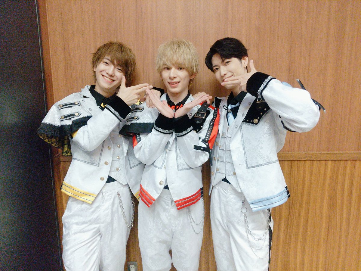 hapibum's tweet photo. @阿倍野ロックタウン
ご来場頂いた皆さま、ありがとうございます🥰

出演グループの集合写真頂きました📸

前半👇️

YUKI
NeoAster
Lumi7's https://t.co/S3LQgRl32Q