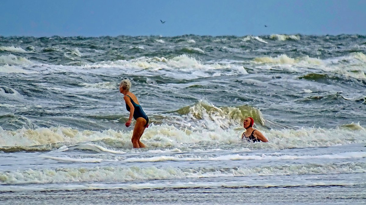 Het spookte vanmorgen langs de kust @WilliamHuizinga @nicolienkroon @onwukaa @BuienRadarNL @mrmiddendorp @MarcdeJongRTL @MartijnDorrest1 @EmsWeather @helgavanleur @weermanreinier @jordiweerman @marjondehond @RTLOntbijtnws @RTLnieuws @janvissersweer @NHNieuws