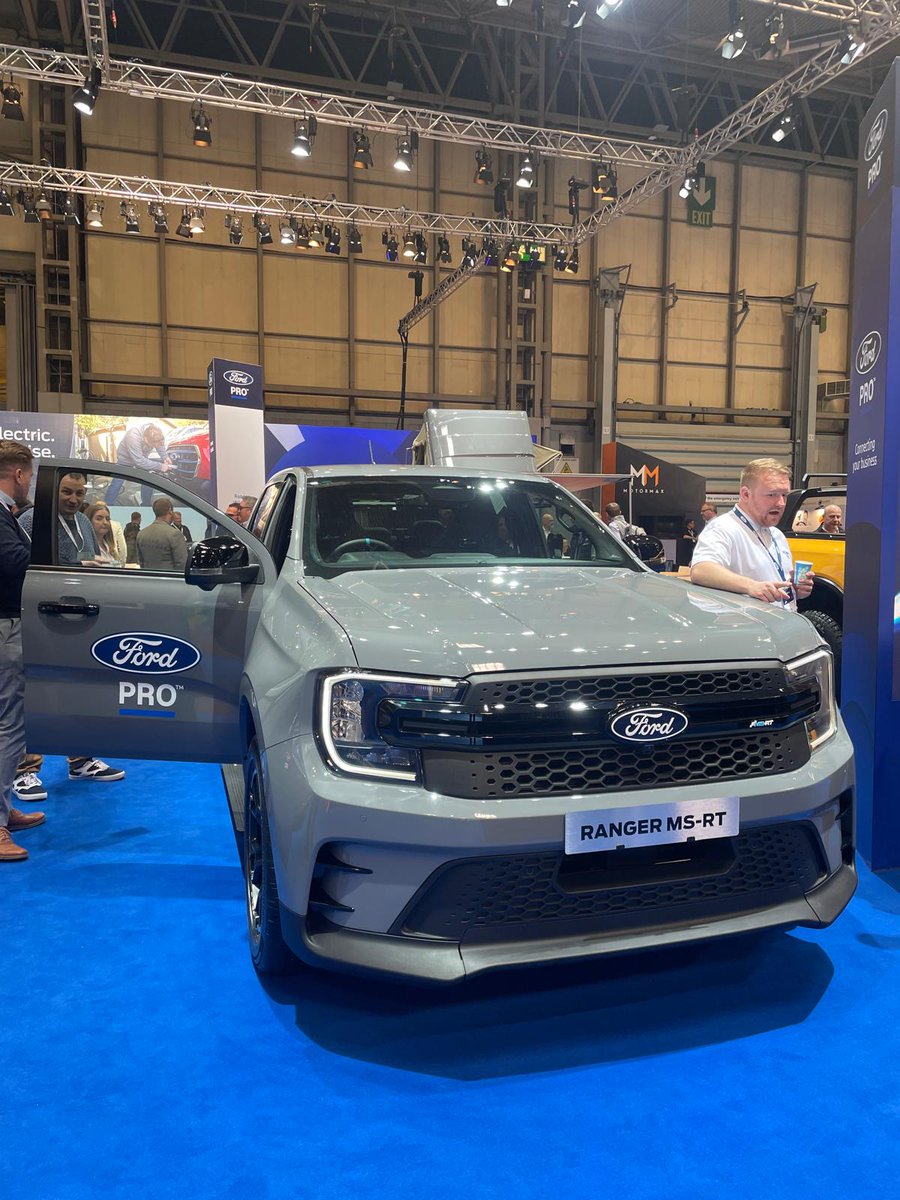 We've taken a stroll down electric avenue at the CV Show! ⚡

There are some FANTASTIC vehicles on display on the Ford stand! We don't want to leave! 🤩

Here's an overview of the stunning Ford Pro range!

#CVShow2024 #CVShow #FordPro #Vans #PentagonFord