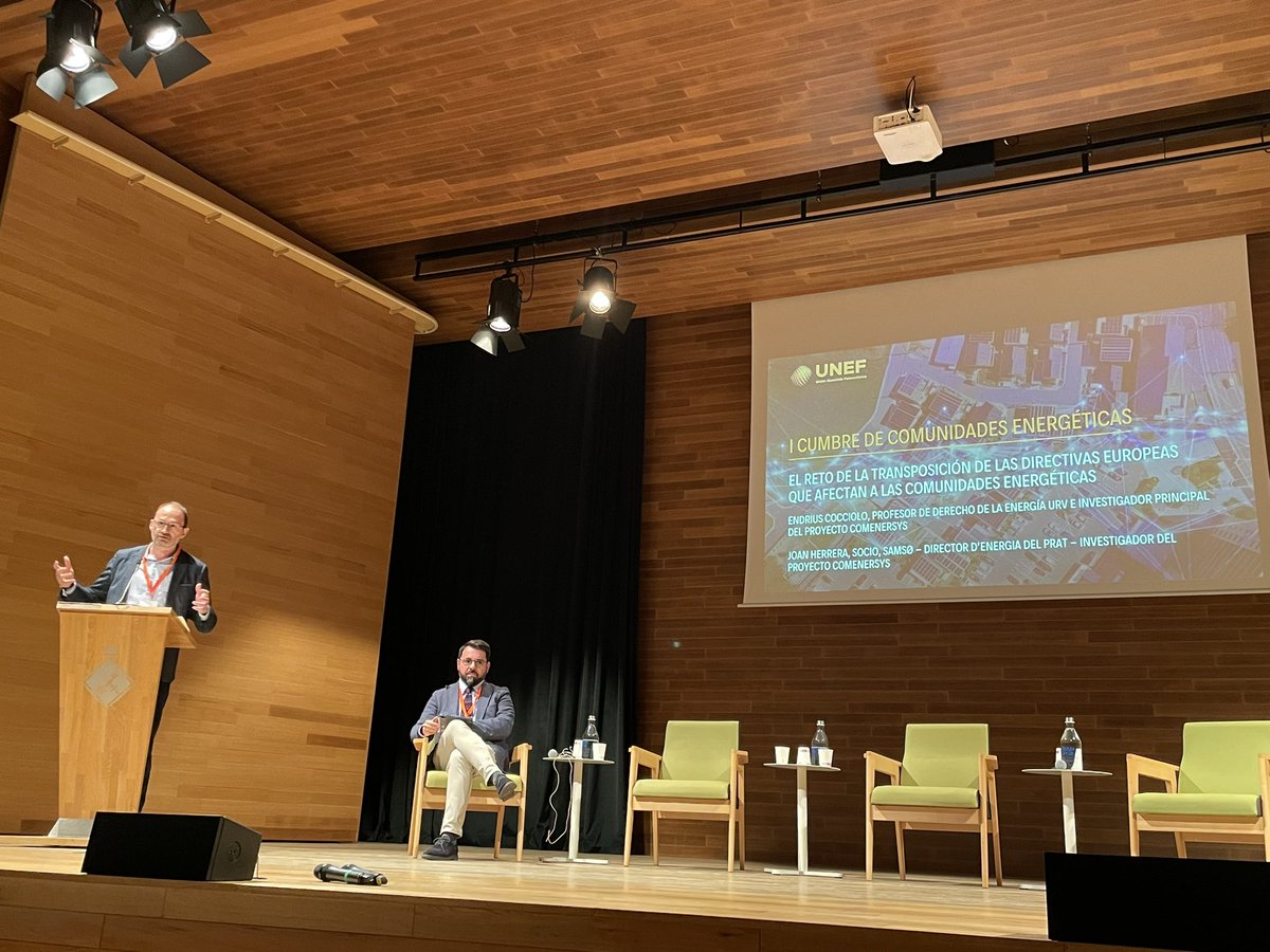 laura_presicce's tweet photo. Magnificas y muy enriquecedoras intervenciones de los compañeros del proyecto #comenersys @EndriusCocciolo y @herrerajoan sobre los retos de la transposición de las Directivas europeas que afectan a las #comunidadesenergeticas https://t.co/4M5GTv3Ooj