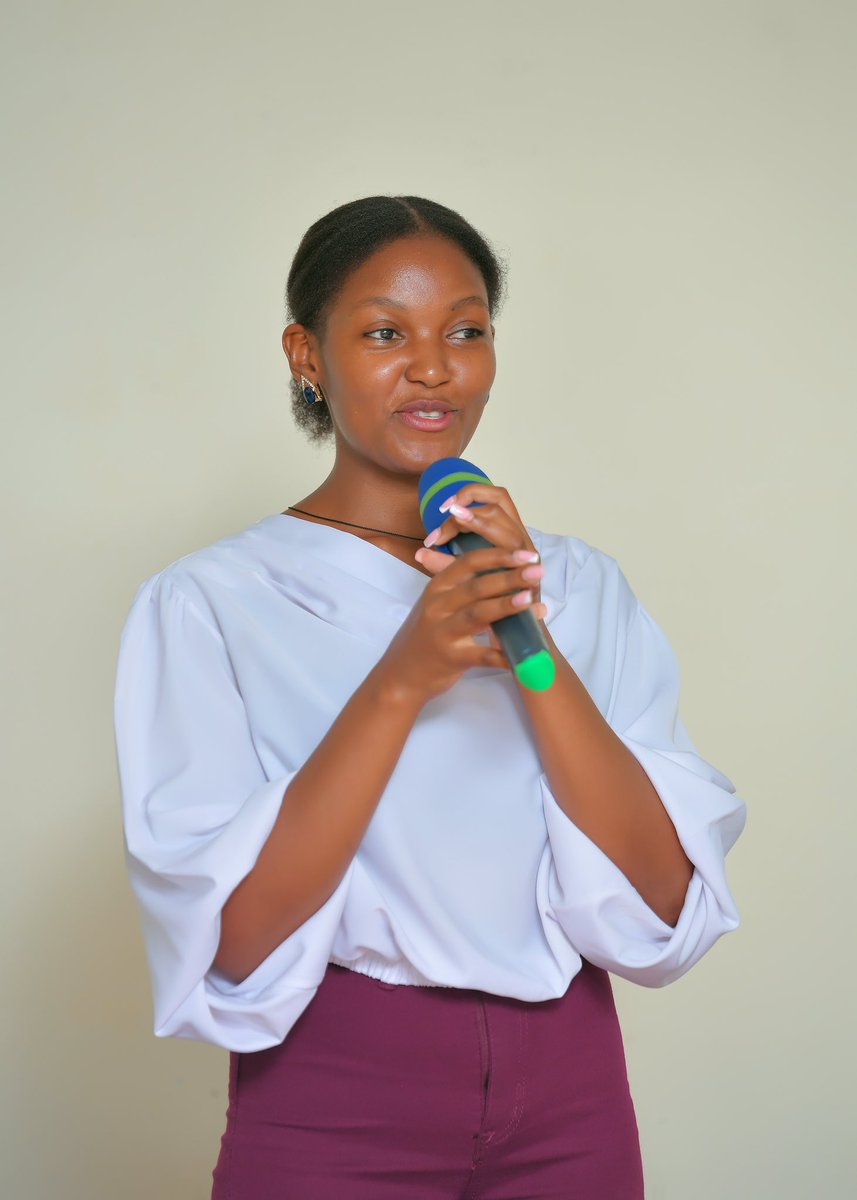 MakerereGMD's tweet photo. You need more than an academic degree - Prof. Tonny Oyana, Principal @MakCoCIS opening a conversation on healthy relationships. The Principal encouraged students to focus on shaping out-of-class life skills such as self confidence & building good networks.
#BeyondClass https://t.co/rWvFF08Ya8