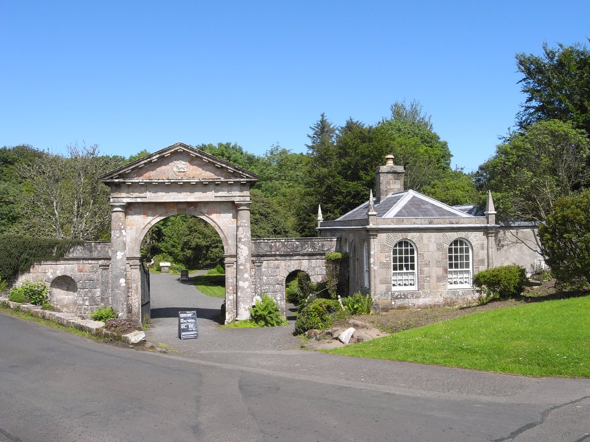 Bishop’s Gate, Mussenden Rd, Castlerock📍BT51 4RP.  Grade A - built between 1783 and 1784 to commemorate the Coleraine Battalion of the Volunteers. It is located on the north side of Mussenden Road as the easternmost entrance to the Downhill Estate. #LoveHeritageNI #Listingat50