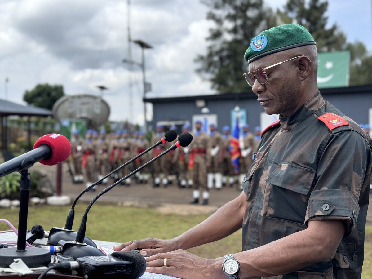 Le général-major Avul, Commandant de la 33e région militaire des #FARDC_off, a exprimé ses chaleureuses félicitations et sa profonde reconnaissance envers les Casques bleus pakistanais pour leur engagement et leurs efforts remarquables tout au long de leur mandat au #SudKivu.