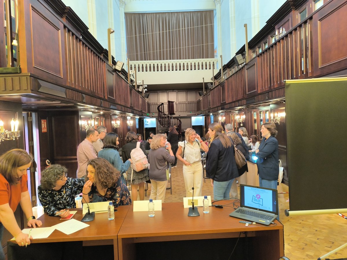 🗣️La Biblioteca del MARQ @marqalicante acoge la XIIª edición del #PuntTroBib del Colegio de Bibliotecarios y Documentalistas de la Comunitat Valenciana 🔝Gracias por la difusión 🔝 marqalicante.com/ver_noticia.ph…