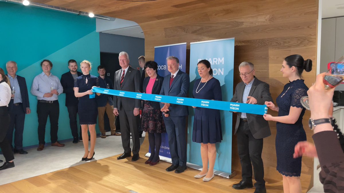 It is official, our translational research center #Pharmtheon is open. We celebrated with the help of @IOCBPrague - @konvalinka_jan, @CzechAcademy, @TACR_cz - @KonvalinkaPetr and @H_Langsadlova as well as @ini_Prague and the #iniBioTechFund. #TechTransfer…