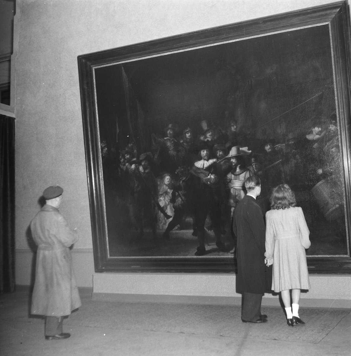 The Rijksmuseum re-opened its doors on 15 July 1945, after the end of World War II. The museum was mostly closed during the war, and the collection was evacuated. As many as 165,000 people visited the first exhibition 'Reunion with the Masters'. 🚨 rijksmuseum.nl/en/stories