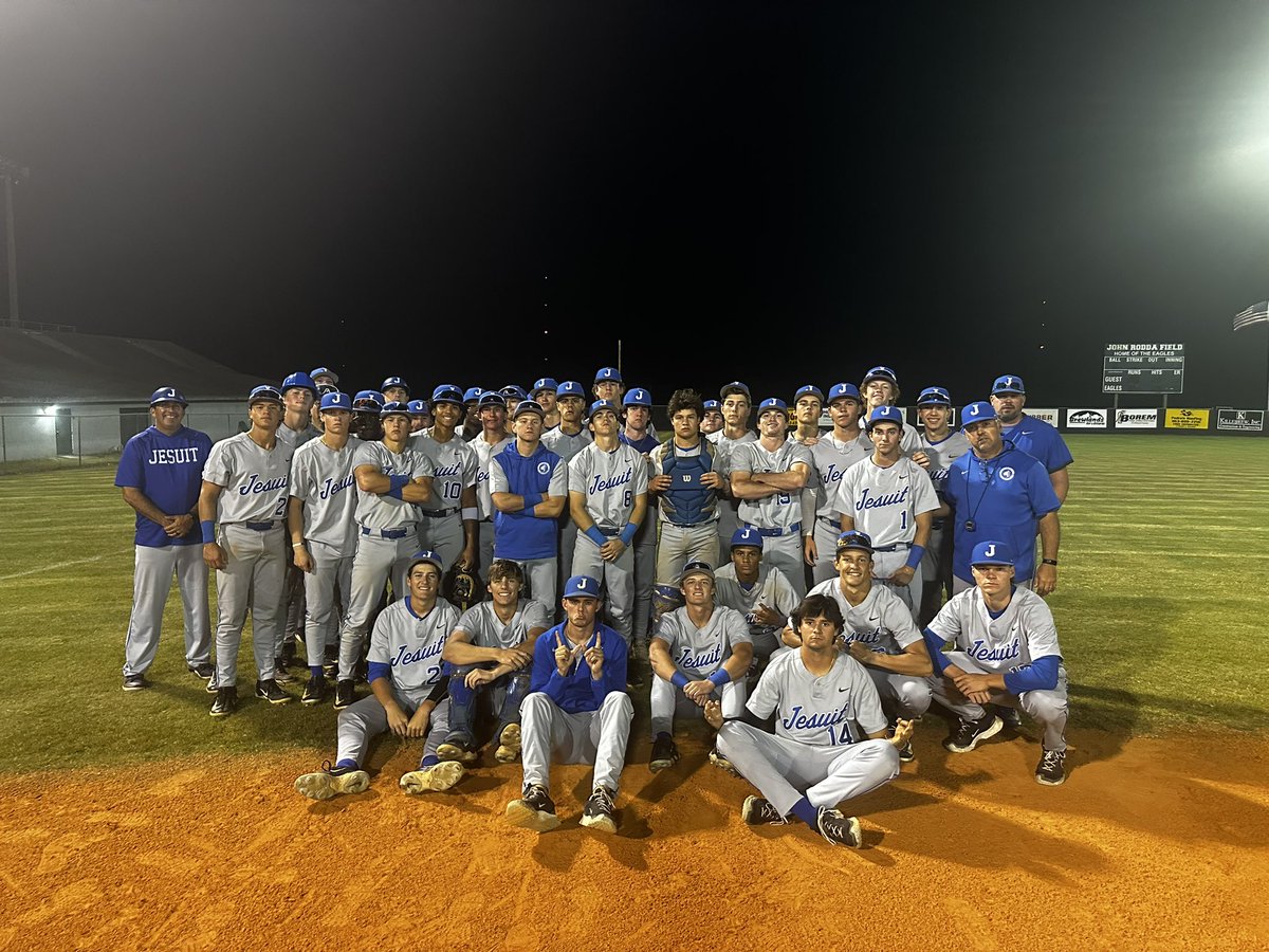 JesuitBaseball's tweet photo. Win #18 last night. @NoahSheffield9 with a two run π£ and @AdenKnowles with a good start. @WilsonAndersen1 earned the save and the hard hat last night. Senior night tonight at home against SLAM. #Mission #PDTPC #200club #AMDG https://t.co/lpLgQ7XsfQ