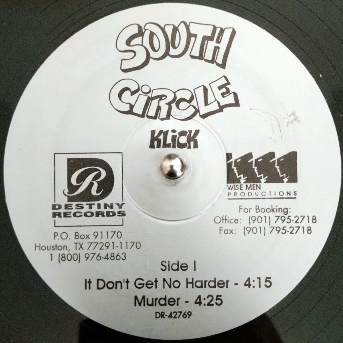Listening through my record collection, day 143.

Starting the section of Memphis rap with this random 12': South Circle Klick. Rather typical, but nice, G-Funk.

#vinylcollection #90sHipHop #MemphisRap #gfunk