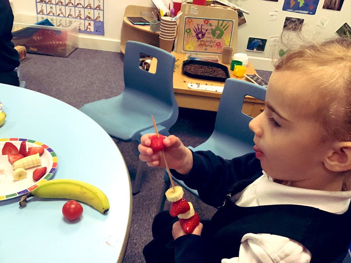 therookeries's tweet photo. In nursery today, we have been exploring fruits and making repeating patterns with them. We created our own tasty fruit kebabs. We ate them at snack time yum yum
#reallifeexperiences #funmaths https://t.co/HjUpgwceAx
