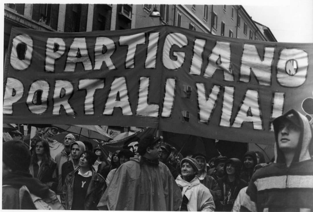 claisweird's tweet photo. Menomale che c'è il #25aprile 🇮🇹
#VivalItaliaAntifascista https://t.co/lbJRNjqeZM