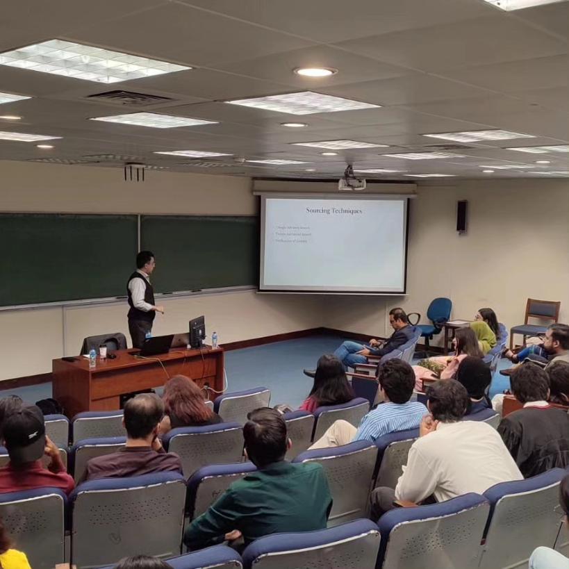 Media Matters for Democracy participated in the 'Student Journalism Conference' held at LUMS on April 13, 2024. We led a workshop, titled 'Ethics of Journalism in Digital Age', which focused on ethical challenges in today's media landscape.