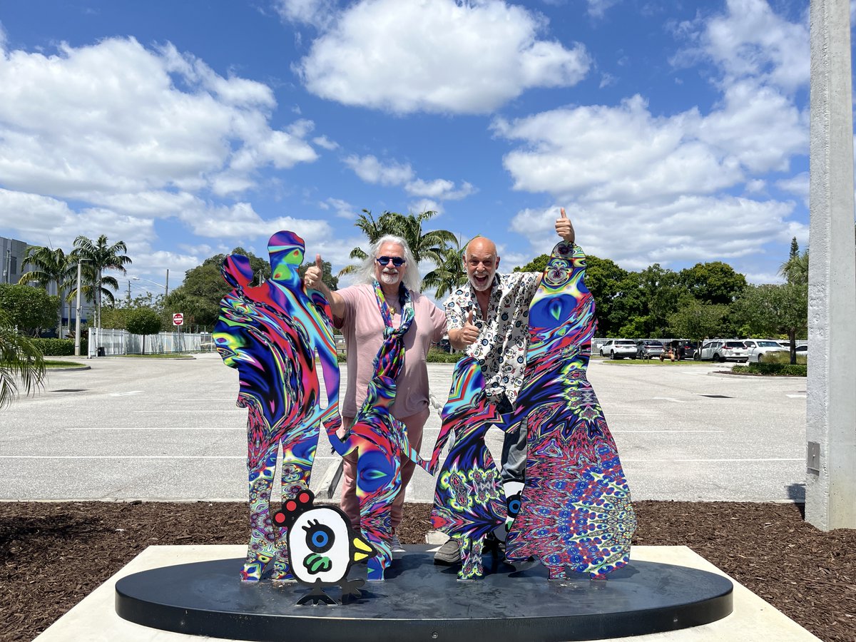 RolandoBarrero's tweet photo. Manifesting unity in our community is a full-time job!
There are moments when words simply are not enough to bring us together, so we turn to art. #CreateCommunity #WorkTogether #BringJoy