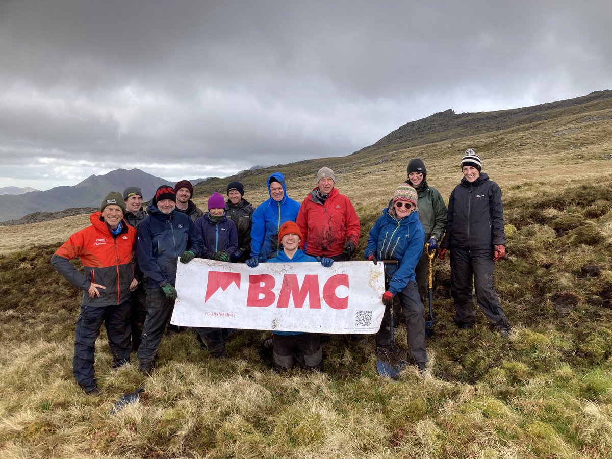 Thanks to all the @Team_BMC volunteers who joined forces with our rangers in Eryri recently as part of their 'Get Stuck In' event.