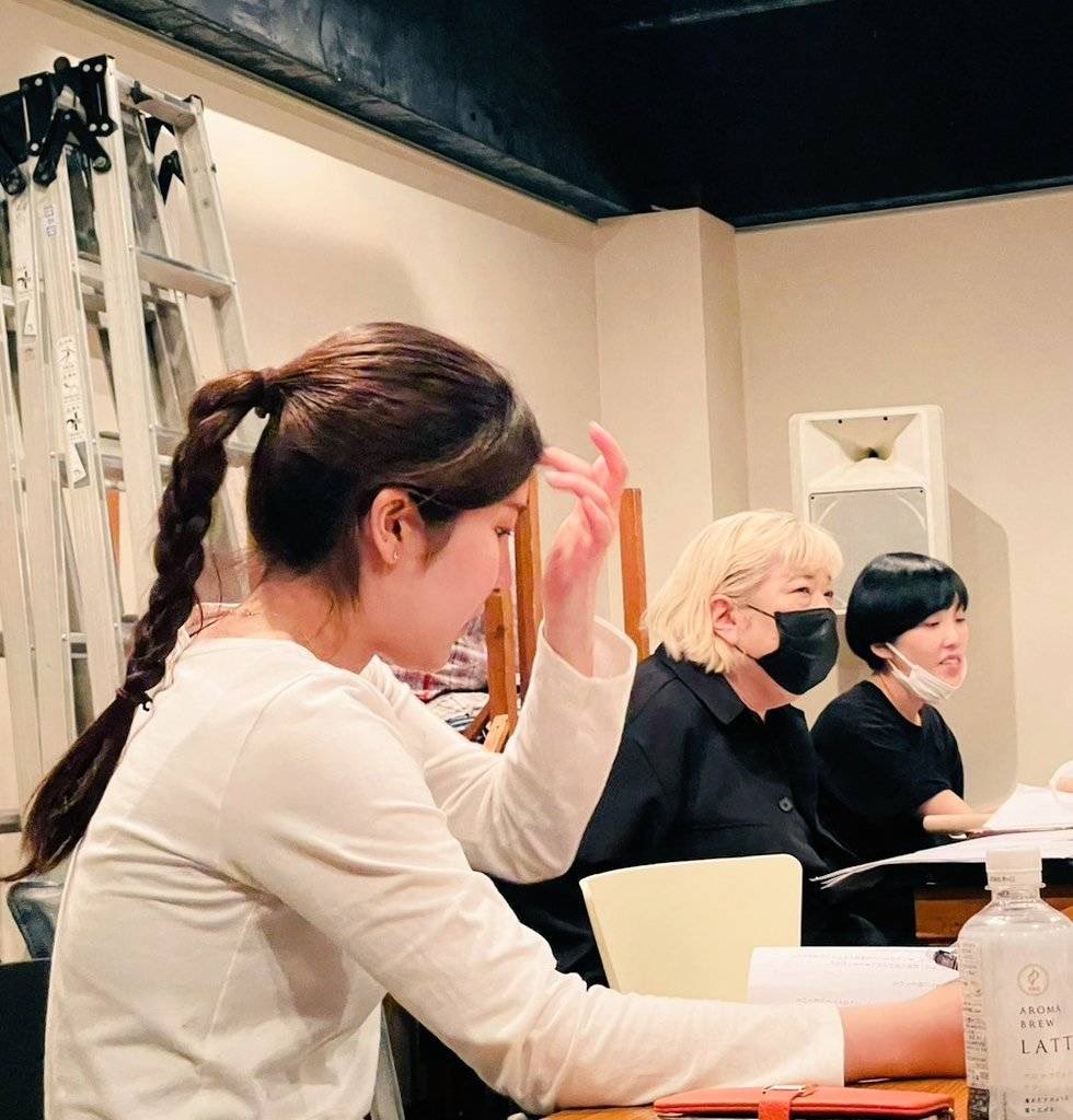 Elite_2024_'s tweet photo. 演出の野口和美です🌈

私の頭の中を何とか形にしようと
『人魚姫』ではスズキ拓朗さんから振付の枠を超えた愛
『階段を半分降りたところ』では手塚日菜子��初ステージングからの愛
���して座組の皆さんの沢山の愛ディアに支えられ

既成概念にとらわれない素敵な作品が出来あがろうとしています✨🕊️✨ https://t.co/rQGNbaDR4T