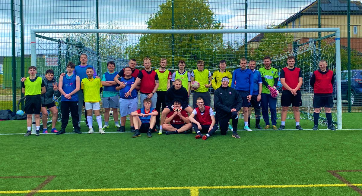 24 participants at Think With Your Feet this week. It’s football to promote positive mental health. A great turnout considering 8 of our regulars missed out as they were playing on the evening instead! Every Tuesday 1pm-3pm at Eastbourne Sports Complex @TheNLTrust @JanePcp