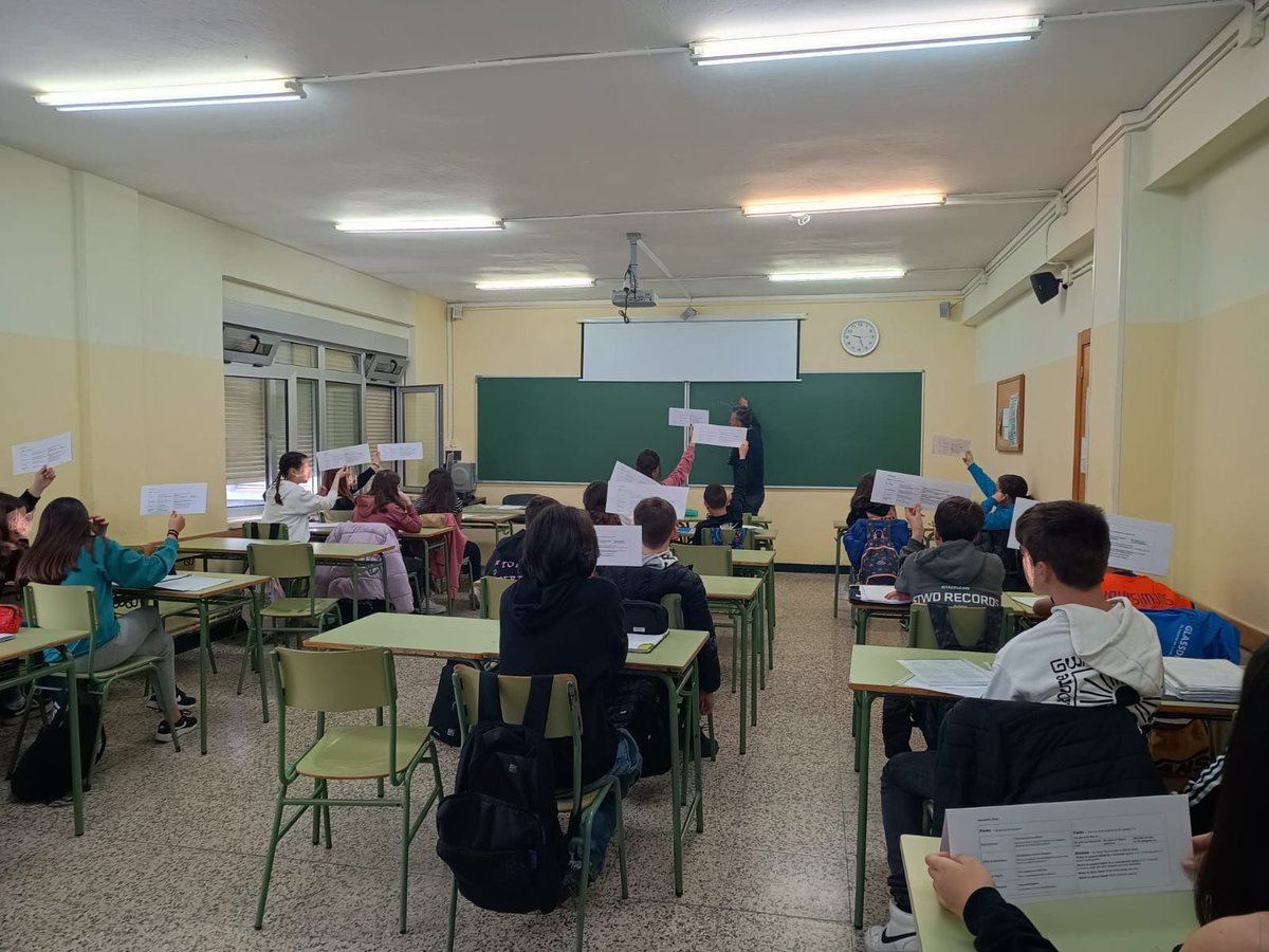 OBSERVA_ACCIÓN ER con Cantabria. Visita del @IESCamarzana de Camarzana de Tera al IES Valle del Saja de Cabezón de la Sal.
#ERCyL @educacionFB #FormacionCyL @educacyl