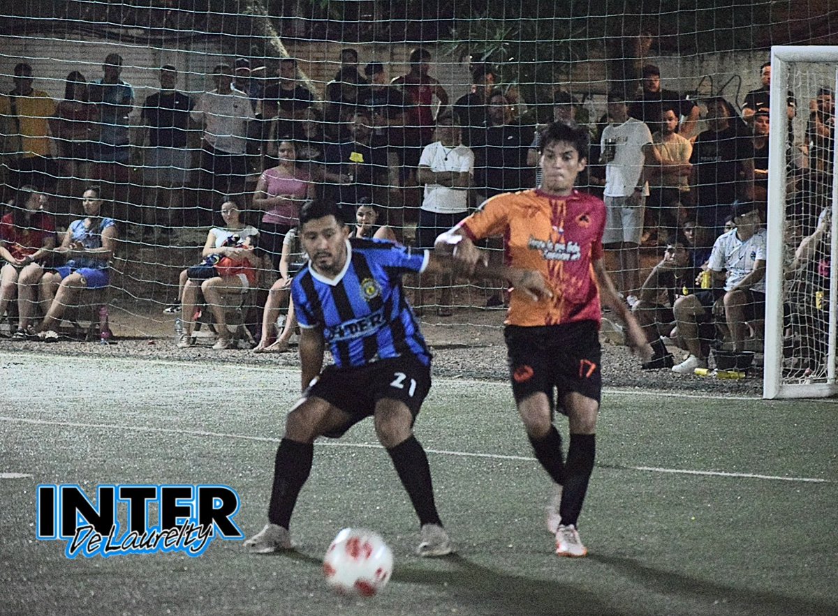 interdelaurelty's tweet image. 🔰 Esta vez no pudo ser!!

Por la final de la Única Libertadores F7 de la Esférica, el Nerazzurri jugó un partidazo pero la fortuna le dijo No y luego de empatar 3-3 en tiempo normal perdió en los penales (4-3) ante Los de Siempre y quedó a puertas de la 🏆#20.

#vamosinter🔵⚫️💪