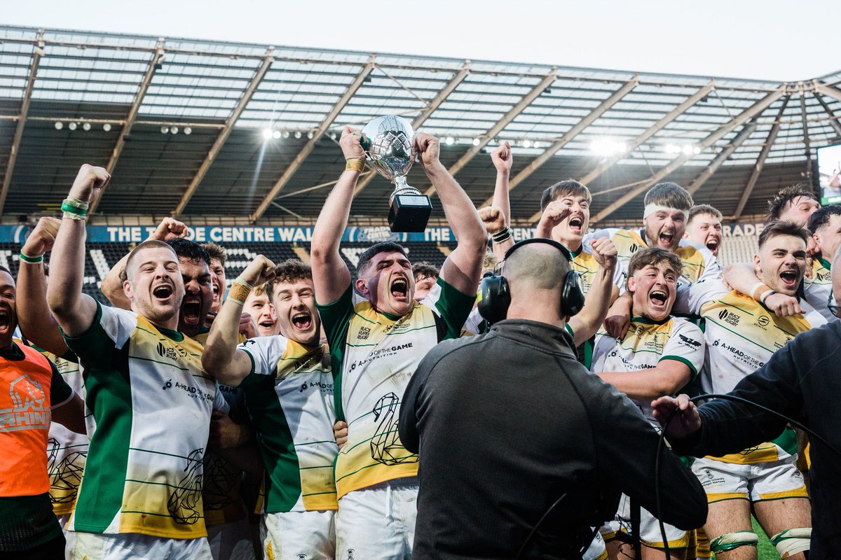 Diolch / thank you to all who joined #WelshVarsity 2024! Impressive sports yesterday, with Swansea winning men's rugby. Cardiff secured the overall Shield, but Swansea vows to get it back next year. 😉💚 Check out the recap on the SU website: buff.ly/4doly3o