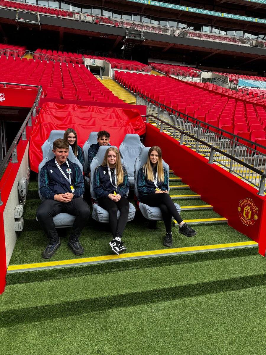 🏟️Representing <a href="/Rovers/">Blackburn Rovers</a> today are Mathew, Oscar, Elise, Emily and Tilly, who have safely arrived <a href="/wembleystadium/">Wembley Stadium</a> and are taking a look around ahead of the #PLInspires Challenge national event!

#BRCTInclusion #BRCTEducation #Rovers | <a href="/PLCommunities/">Premier League Communities</a> <a href="/DarwenAcademy/">Darwen Aldridge Community Academy</a>
