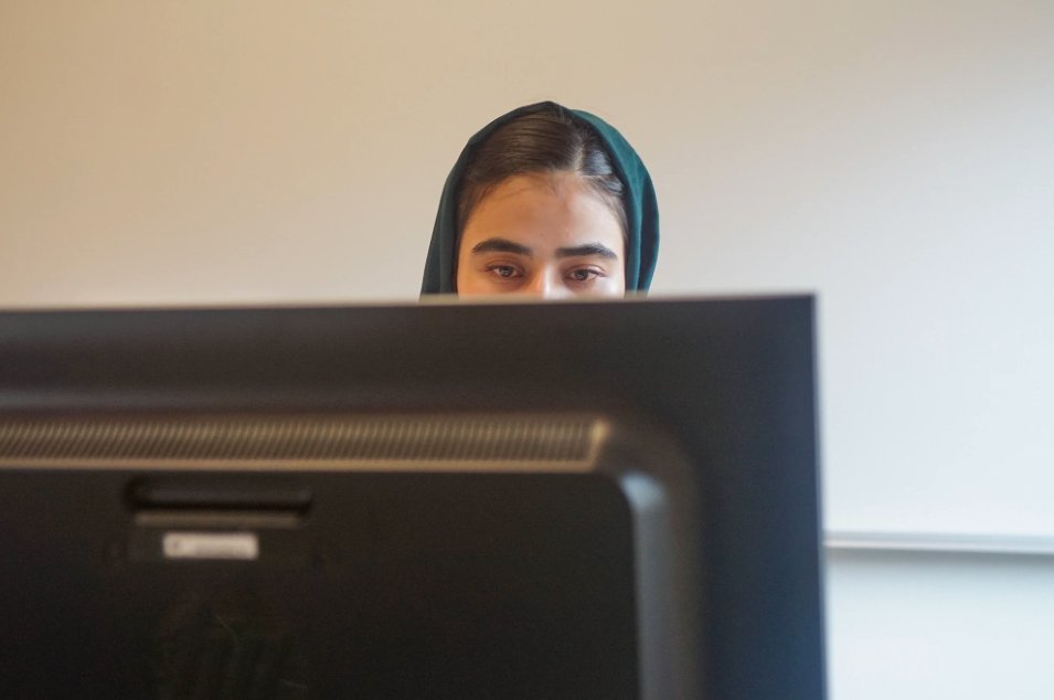 Technology is a game-changer for healthcare and education. Hasina, an #Afghan student, is using ICT to transform lives back home. Get inspired by her vision on this #GirlsInICT Day via @UNDPKaz: 🔗t.ly/bcfEM #UNDPEUpartnership20