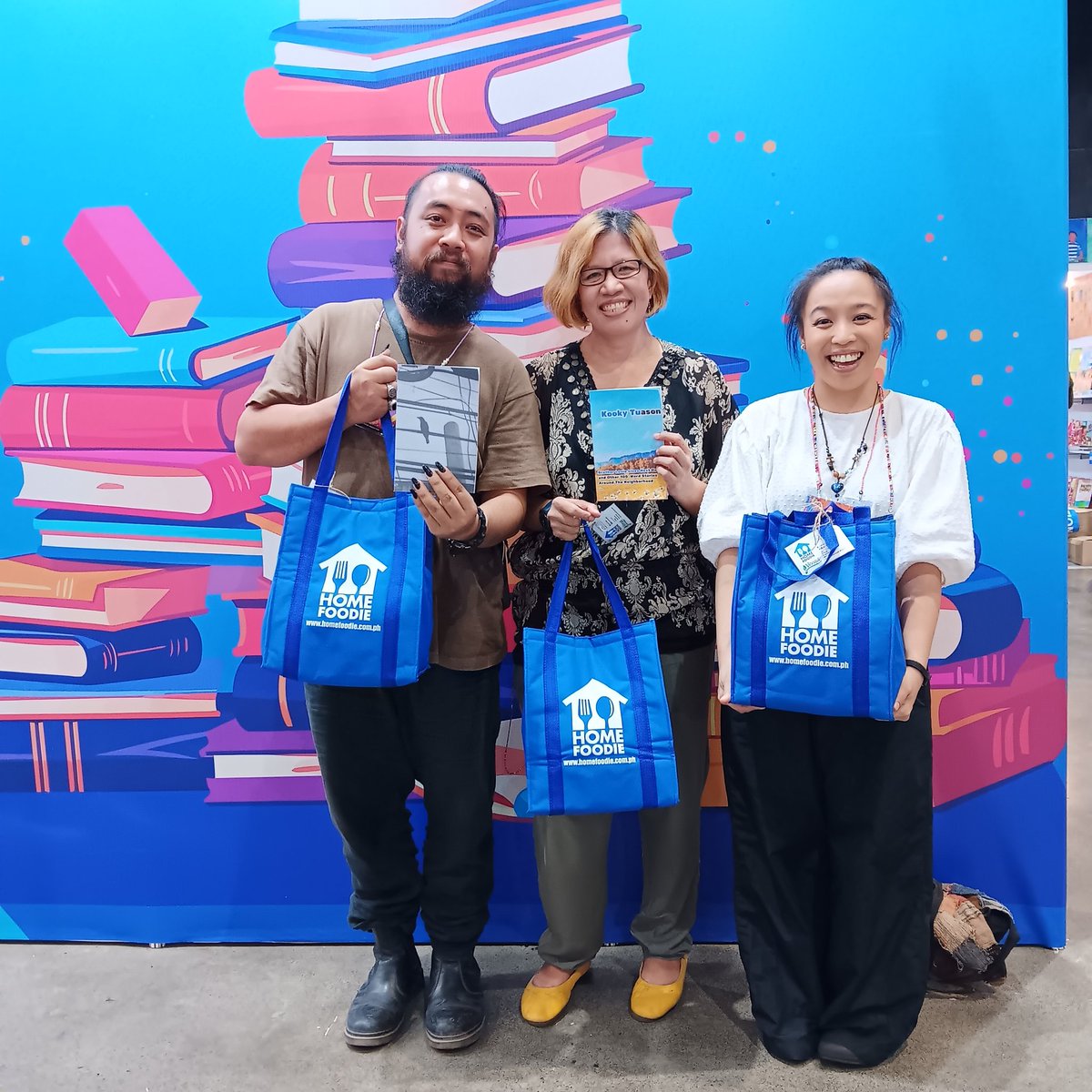 Bags full of Veega Meat-Free Products! 😍 Thank you Veega for your support! 🥰 

#HomeFoodie #Madalicious 
#SanMiguelFoodsCulinaryCenter #Veega

#kookytuason #geraldgalindez #tridaxzines #booksigning #martytengco #manilaph #NBDB #philippinebookfestival #PHBookFestival #PBF2024