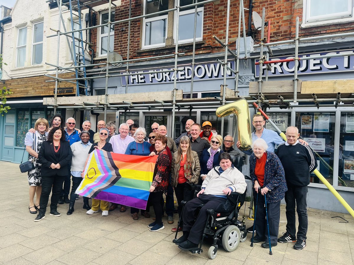 A wonderful morning celebrating our #LGBT coffee morning groups 7th anniversary.

Here’s to many more! 

The group meet every Thursday from 10-12 

So if you’re #LGBT, based in Wandsworth & 50+ get in touch!

David.Robson@Furzedownproject.org
