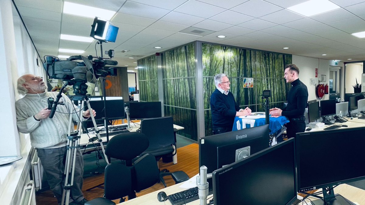 usgmarcomNL's tweet photo. Een kijkje in het werkzame leven van journaalpresentator Ruud Poels 🎥 

Lees meer 👉 https://t.co/vlLE0NQ1Bo

#communicatieadviseur #GGD #journaalpresentator #internecommunicatie https://t.co/hBWLAwJ1cD
