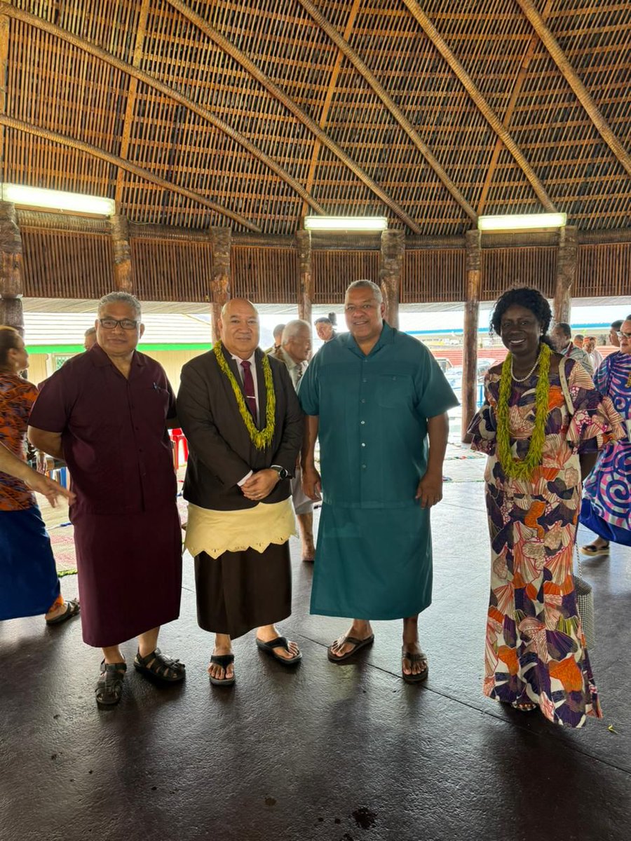 Dr Saia Ma'u Piukala, WHO Regional Director for the Western Pacific, visited #AmericanSamoa last week where he met with Motusa Tuileama To'atolu Nua, Director of Health 🇦🇸, and Governor HC Lemanu Palepoi Sialega Mauga to discuss deepening technical cooperation with WHO. 🤝