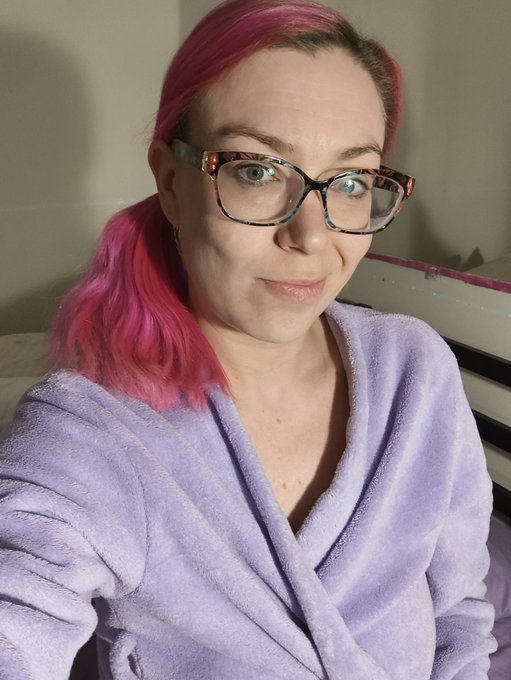 Up before the sun once again ☀️☀️  Hope you have a spectacular Thursday 😘 https://t.co/GsCllE9Jdu<a href="/tag/humpday"class="tags"><span>#humpday</span></a><a href="/tag/ass"class="tags"><span>#ass</span></a><a href="/tag/sellingcontent"class="tags"><span>#sellingcontent</span></a><a href="/tag/ofgirls"class="tags"><span>#ofgirls</span></a>