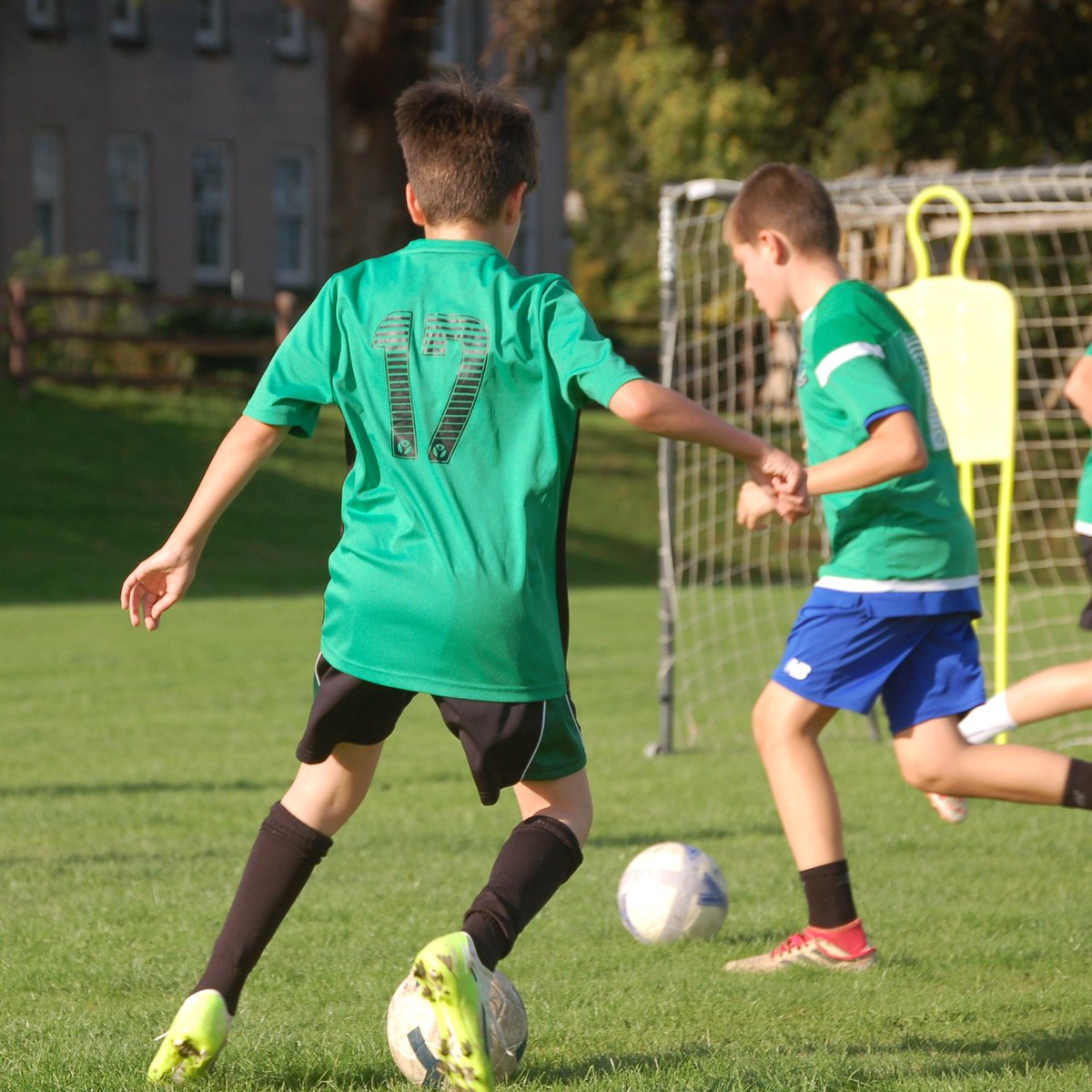 💚 What makes an outstanding independent school football academy? To find out, have a read of this new article below: andrewwalkereducation.co.uk/football @andrewwalker_
