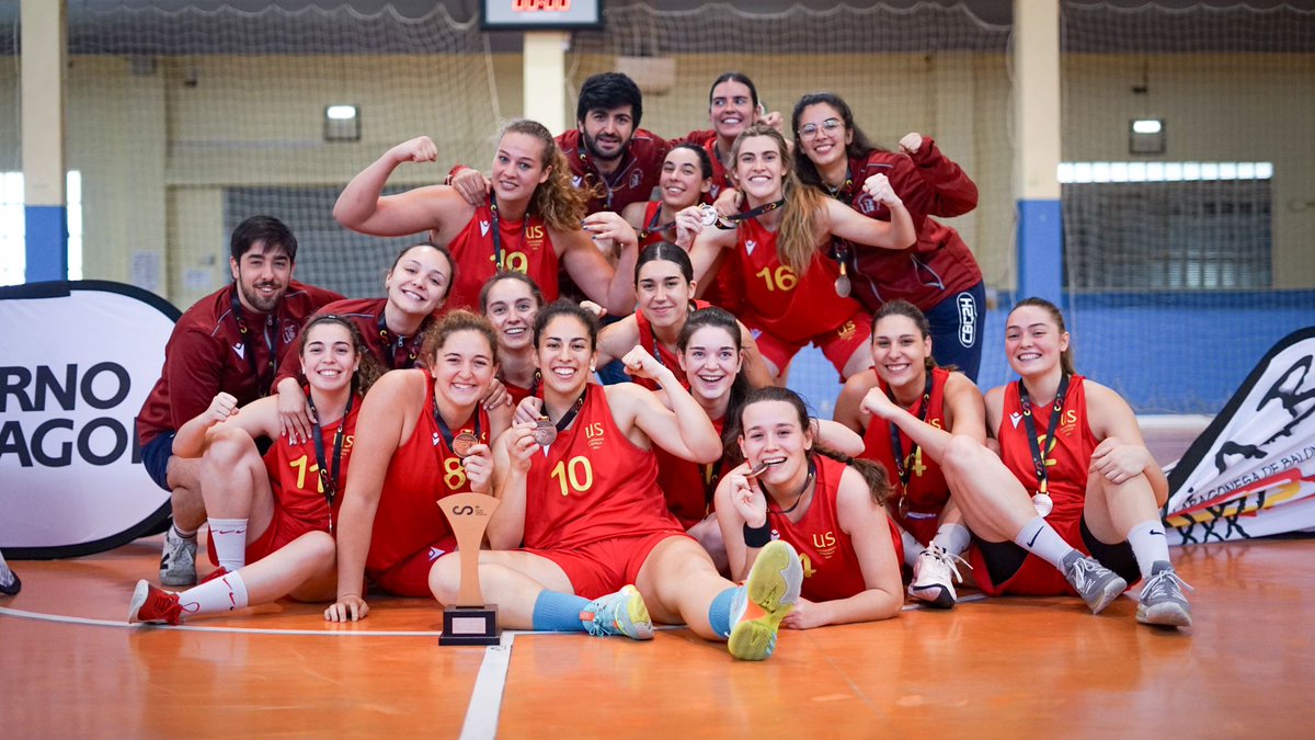 #CEU2024🏀| ¡Ganamos, ganamos! Nuestras chicas de la <a href="/unisevilla/">Universidad de Sevilla</a> son medalla de #bronce🥉tras superar a la <a href="/La_UPM/">Universidad Politécnica de Madrid</a> 46-69. ¡Enhorabuena, campeonas! 

#VamosUS #SomosUS