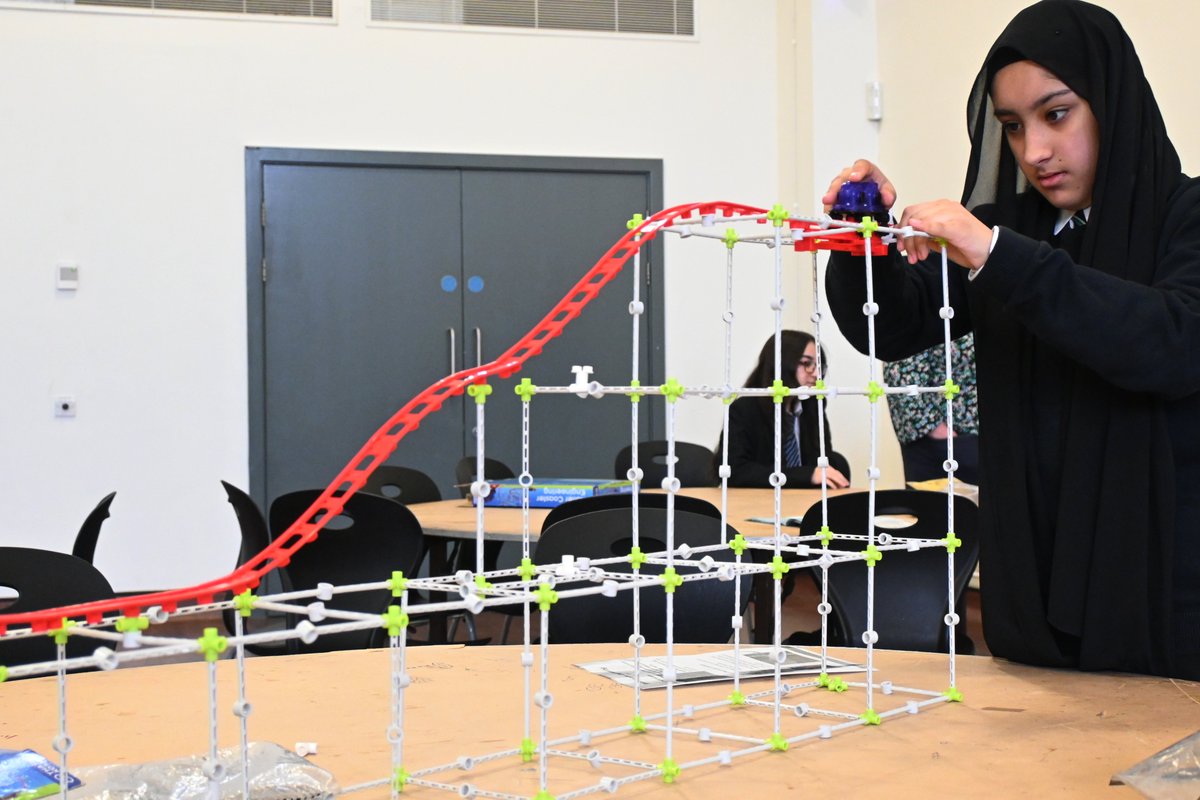 🎢 Earlier this week, our Year 8 students had a roller coaster of a lesson! Thanks to @TheEDTUK, they rode the waves of STE(A)M learning, creating roller coasters while mastering problem-solving and teamwork. Empowering future innovators! 🌟 #STEMeducation