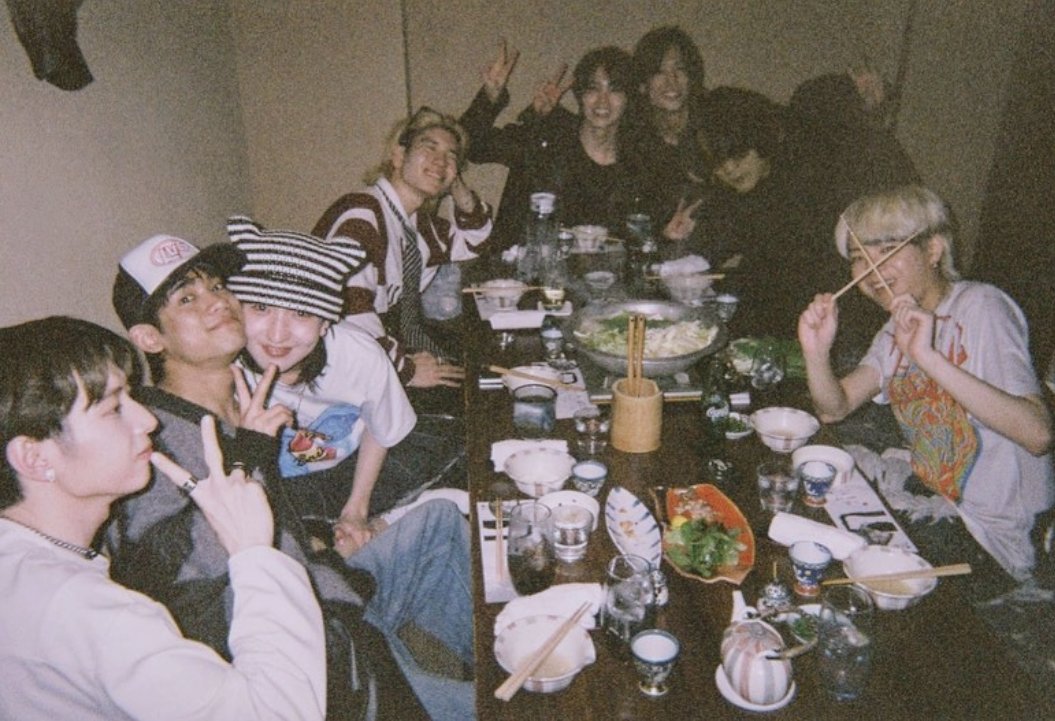 au_x_xy_yoshiki's tweet photo. 飲み会の写真最高ー!
こういう自然体も好き♥
#XY
#UTOFEST
#XY_UTOFEST https://t.co/5nbxR6UQGF