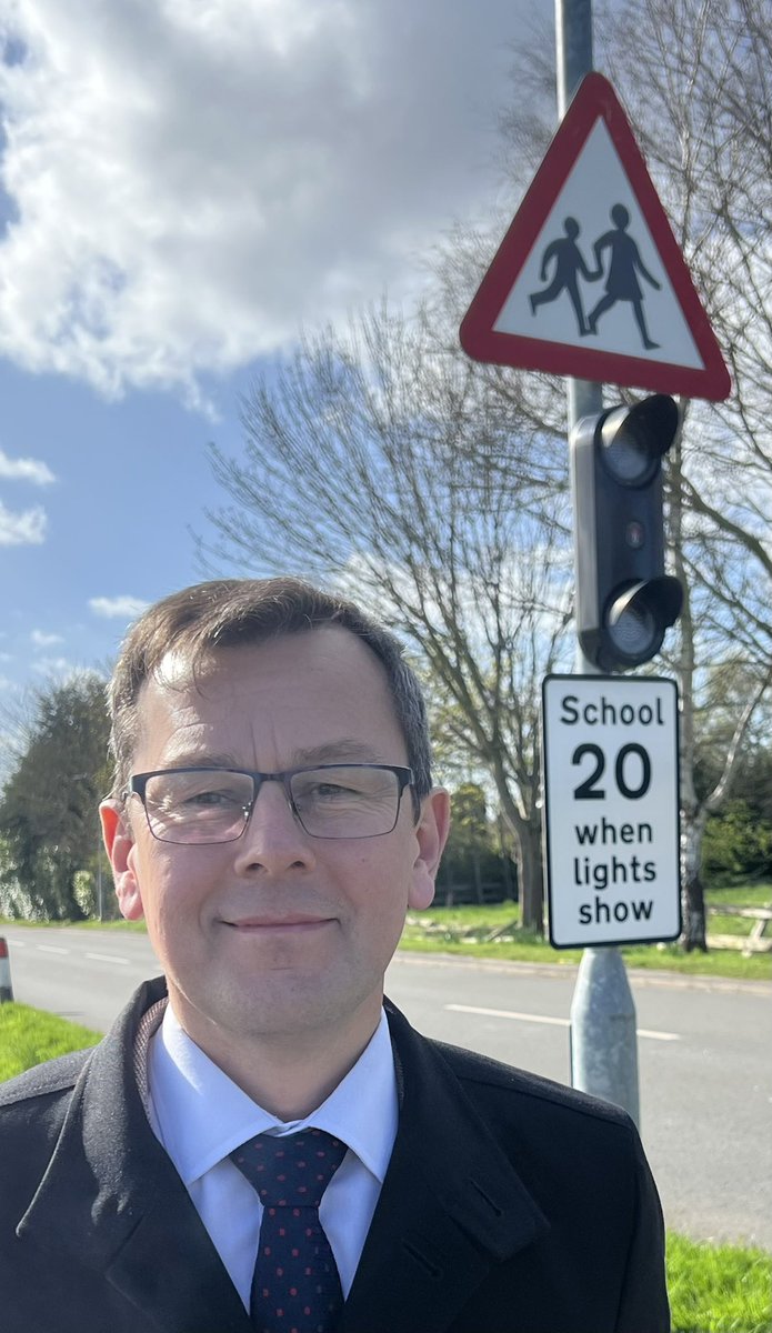 WHY YOUR SCHOOL DOESNT HAVE A PEDESTRIAN CROSSING. The official answer is that there is no money available. It’s true because this Labour controlled @MyDoncaster Council have decided to use it on other things. £506 million is being spent in #Doncaster on other capital projects.…