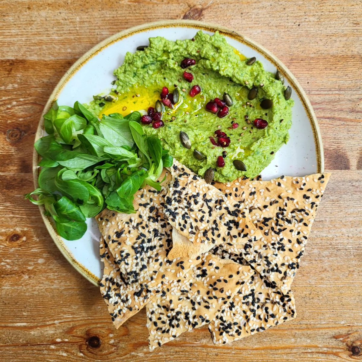 TheCanfordPoole's tweet image. Sometimes a light lunch is all you need 🥑🍅🫛🧄🫒

#lightlunch #lunchmenu #lunchatthepub #publife #youngspubs #avocadotoast #bruschetta #springpea #wildgarlic #hummus #youngspublife #canfordcliffs #poole