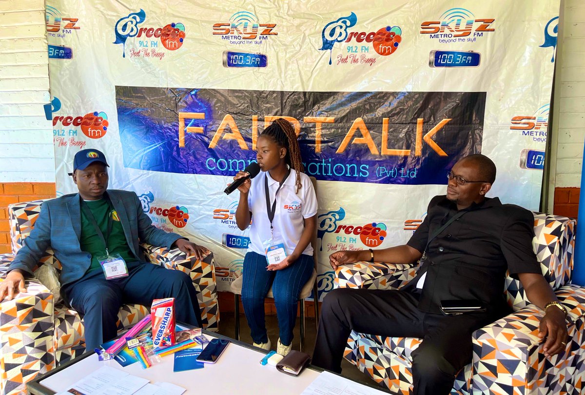 Unpacking the Freedom of Information Act with Commissioner Jasper Maposa & Commissioner @TanakaMuganyi with @SkyzMetroFM Watch the full interview here: facebook.com/share/v/3AMTsA… #ZITF2024