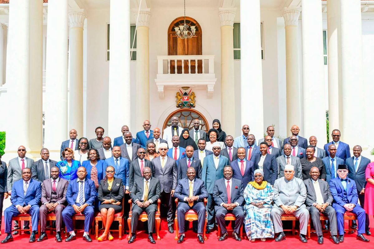 Wage Bill Debate Cabinet approved a drastic reduction in the payment of intern doctors to Sh70,000 monthly from Sh200,000. A CAS shall also be eligible to a car loan of up to Sh 8 million and a mortgage facility not exceeding Sh35 million. ow.ly/xYZA50RnUv3