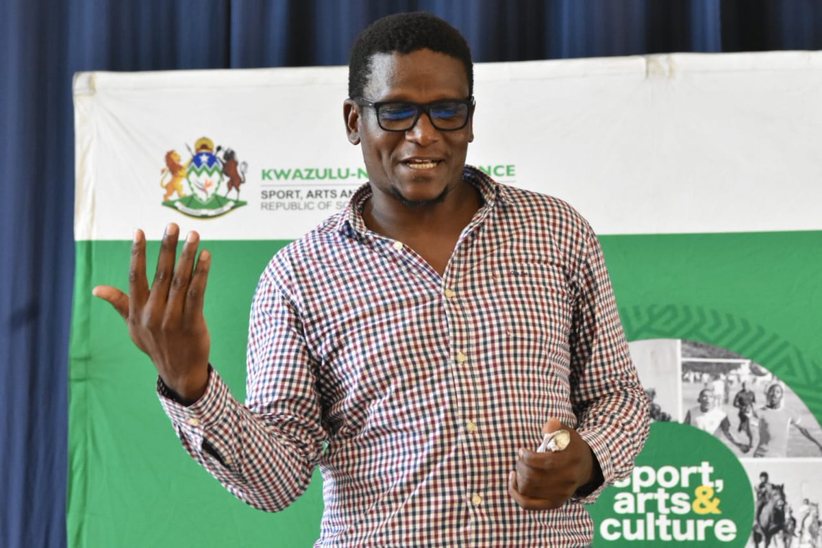 @SportArtsKZN in partnership with @DBE_KZN hosted the Nation Building Programme at Mbazwana Art Centre as part of Freedom Day activation.  The programme creates awareness about national symbols.  #socialcohesion #FreedomDay2024 #30yearsofdemocracy